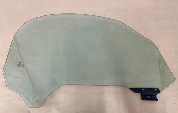 BMW Z4 E85 E86 Front door window/glass (coupe) 43R000262 DOT18AS2M504 E000249