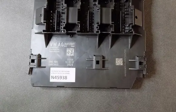 Volkswagen PASSAT B7 Comfort/convenience module 3AA937087F
