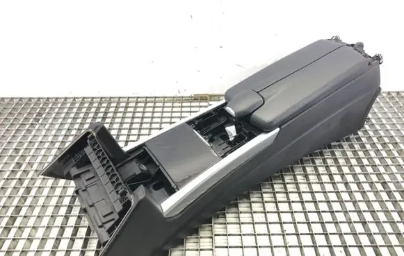 Mercedes-Benz E W212 Center console 