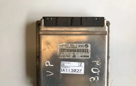 Land Rover Discovery 3 - LR3 Engine control unit/module NNN000461 0281010754 7790234