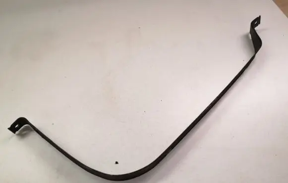 Opel Insignia B Fuel tank mounting bracket 