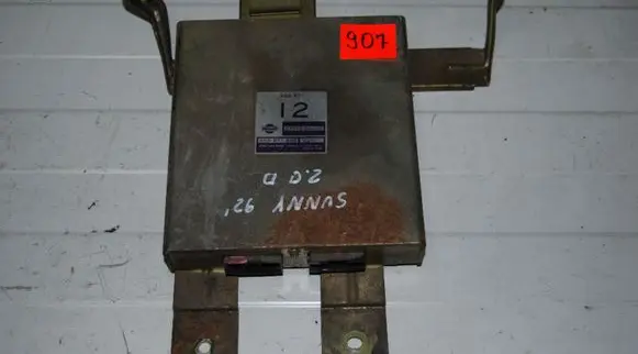 Nissan Sunny Engine control unit/module 2371066C00