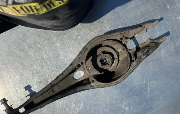 Volkswagen Golf VII Rear upper control arm/wishbone 5Q0505311D