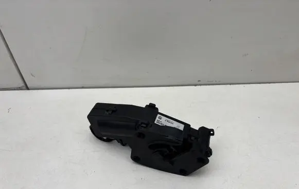 Skoda Superb B6 (3T) Tailgate/trunk/boot lock/catch/latch 3T0827300B