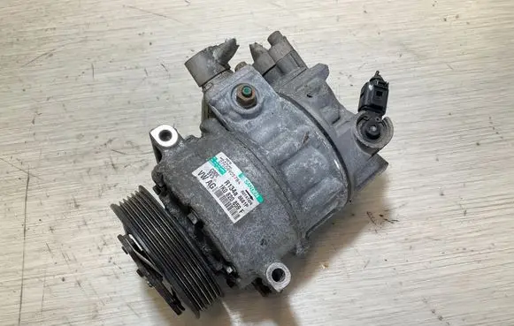 Volkswagen PASSAT B6 Air conditioning (A/C) compressor (pump) 1K0820859F