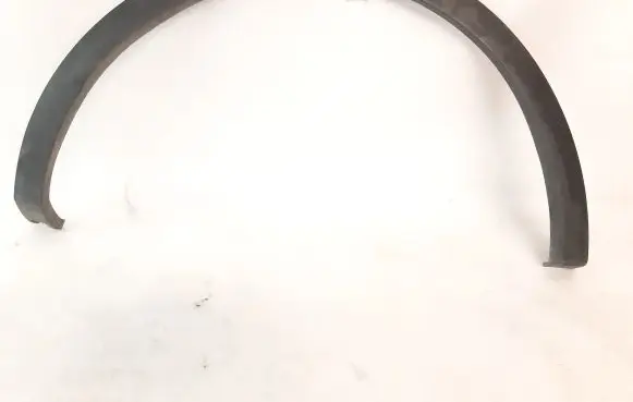 Rear fender molding trim