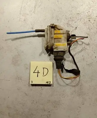 Volkswagen PASSAT B5 Central locking motor 3A0862153B