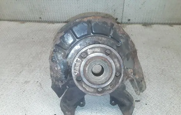 Front wheel hub spindle knuckle