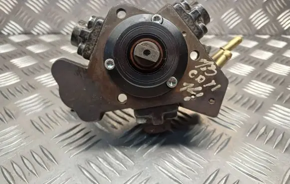 Opel Corsa E Fuel injection high pressure pump 0445010204 55572537 0928400680