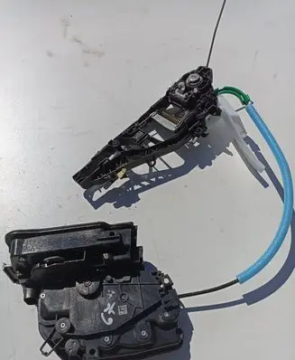 BMW X1 F48 F49 Front door lock 7281931 5121 18283810