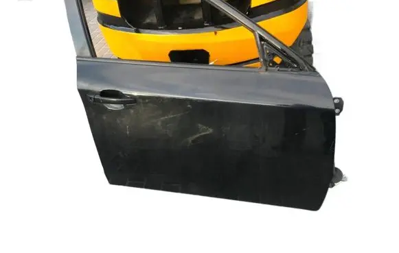 Subaru Impreza III Front door