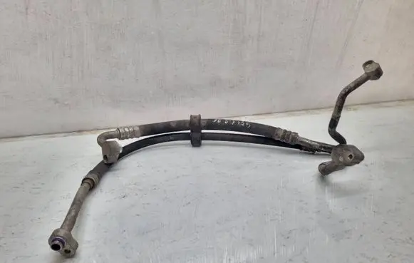 Volkswagen PASSAT B5.5 Air conditioning (A/C) pipe/hose 3B0260704N
