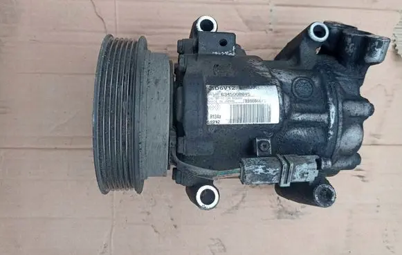 Renault Clio III Air conditioning (A/C) compressor (pump) 8200866437