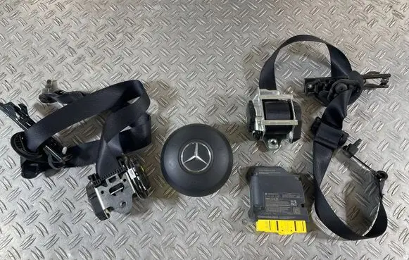 Mercedes-Benz Sprinter W907 W910 Set of seat belts 00086058019 A9079017900 634204700D