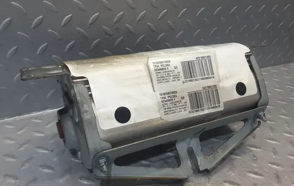 Passenger airbag