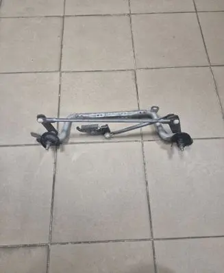 Toyota Prius (XW30) Front wiper linkage 
