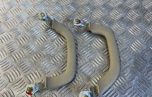 Toyota Land Cruiser (J120) A set of handles for the ceiling 