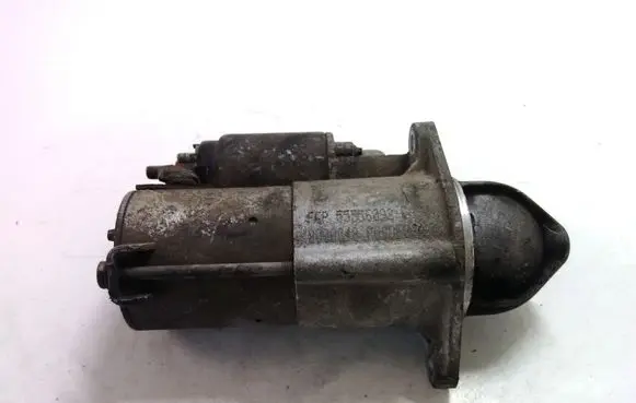 Opel Zafira B Starter motor 55556092