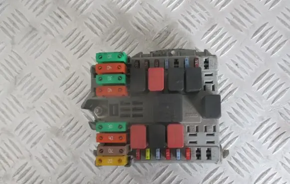 Peugeot 3008 I Fuse box set 51799847