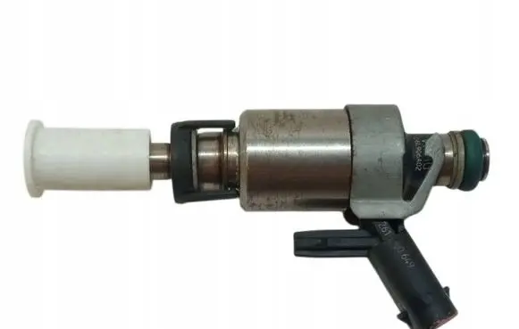 Skoda Superb B8 (3V) Fuel injector 06L906A02