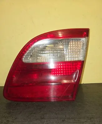 Tailgate rear/tail lights