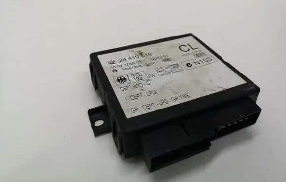 Opel Zafira A Door central lock control unit/module 24410018