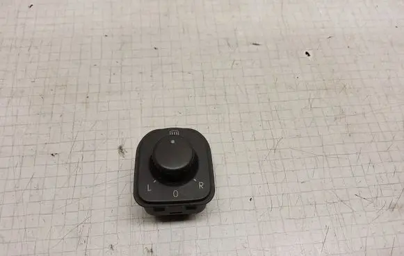 Volkswagen PASSAT B6 Wing mirror switch 1K0959565F