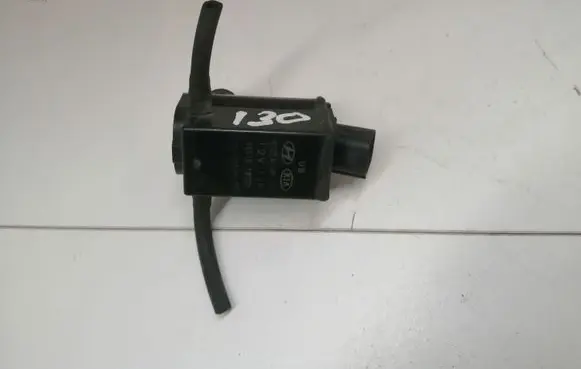 Hyundai ix35 Windscreen/windshield washer pump 985101W000