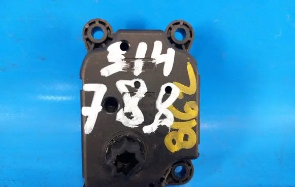 Ford Focus Air flap motor/actuator AV6N19E616AA