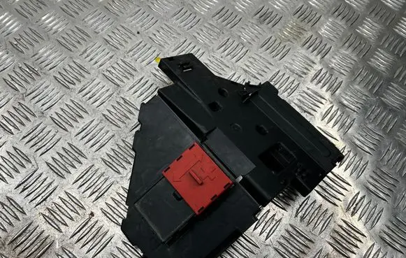 Mercedes-Benz GLC X253 C253 Fuse box cover DBPD925