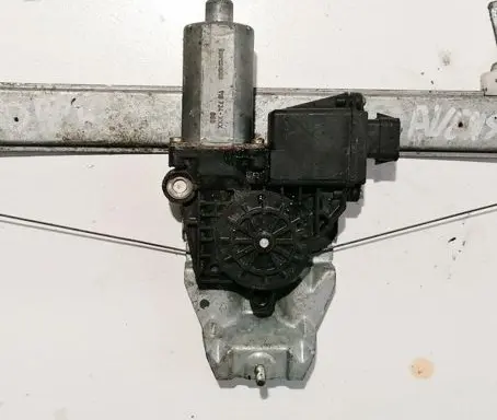 Toyota Avensis T220 Front door window regulator motor 119734