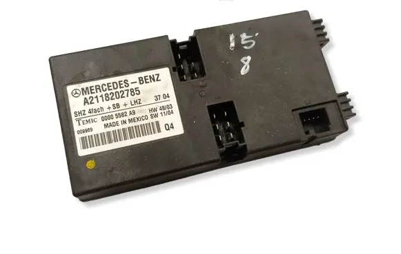 Mercedes-Benz E W211 Seat control module A2118202785 009969 00005582A9