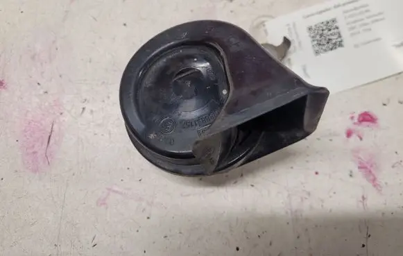 Mercedes-Benz E W211 Horn signal 70388 06T237 BL901
