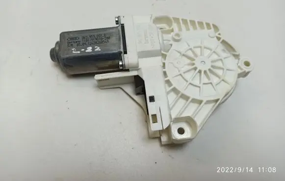 Audi A7 S7 4G Front door window regulator motor 8K0959801B