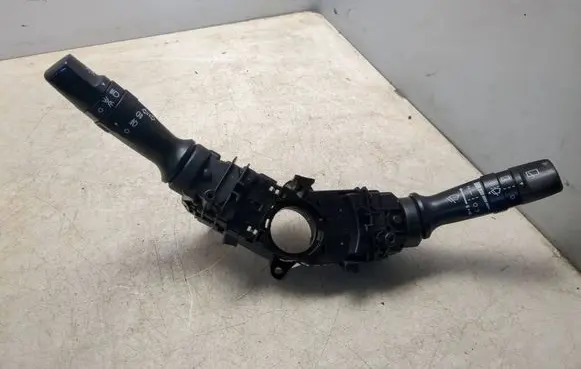Wiper turn signal indicator stalk/switch