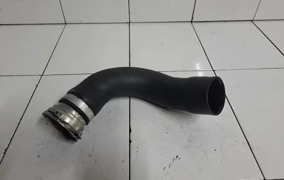 Toyota Avensis T250 Intercooler hose/pipe 32ACMK070314