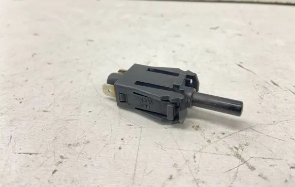 Mercedes-Benz E W124 Brake pedal sensor switch 0015458714