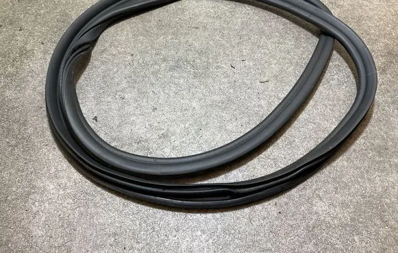 BMW 5 G30 G31 G38 Front door rubber seal 