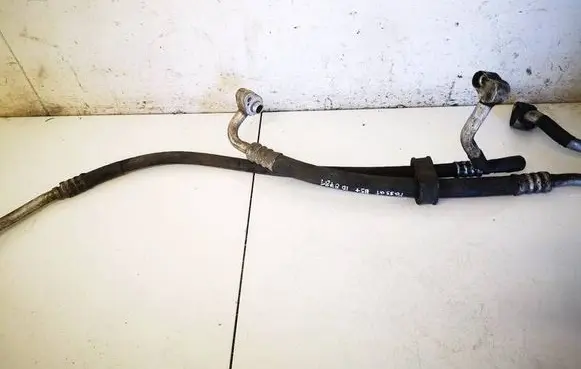 Volkswagen PASSAT B5.5 Air conditioning (A/C) pipe/hose 