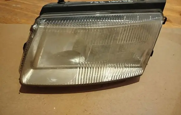 Volkswagen PASSAT B5 Headlight/headlamp 14742500
