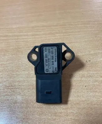 Volkswagen Touran I Air pressure sensor 0281002401 038906051C