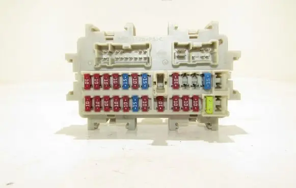 Nissan Navara D40 Fuse module kodo