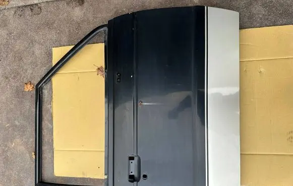 Mitsubishi Pajero Front door MB275445