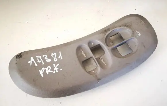 Chrysler Voyager Front door window switch trim 04685732ab