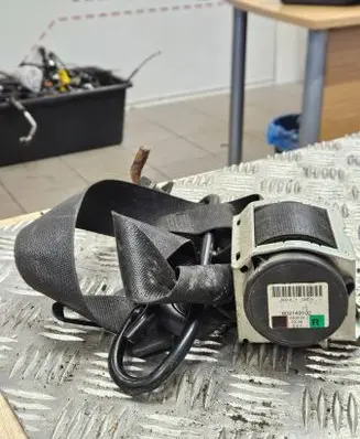 Opel Astra H Front seatbelt 602143100 050519
