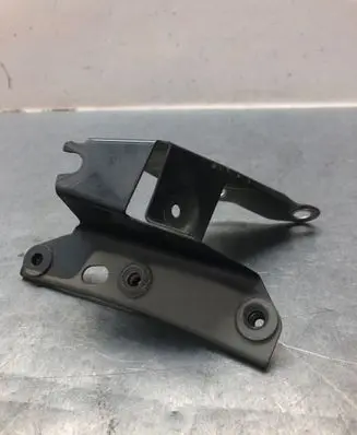 Audi A7 S7 4G Fender mounting bracket 4G8821136D