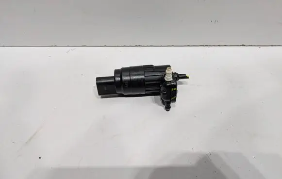 Volkswagen Touran I Windscreen/windshield washer pump 1K6955651 0720 5363568