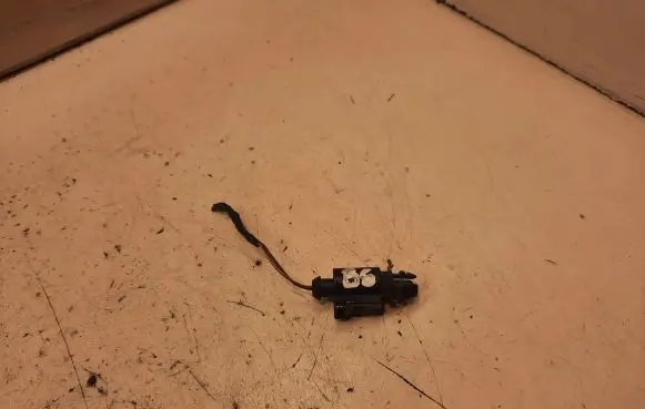 Volkswagen PASSAT B6 Outside/external air temperature sensor 1J0973702 098696 122696