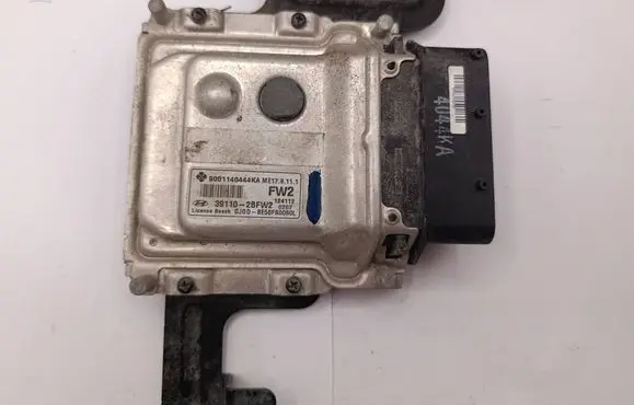 Hyundai i30 Engine control unit/module ECU 391102BFW2 9001140444KA BE56FS0060L