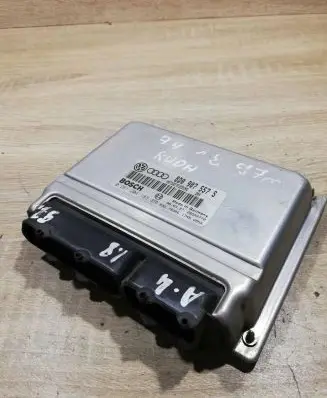 Audi A4 S4 B5 8D Engine control unit/module ECU 8d0907557s 0261204183